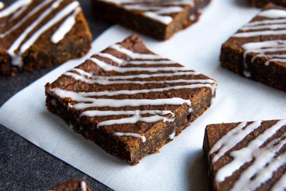 Black Bean Gingerbread Bars