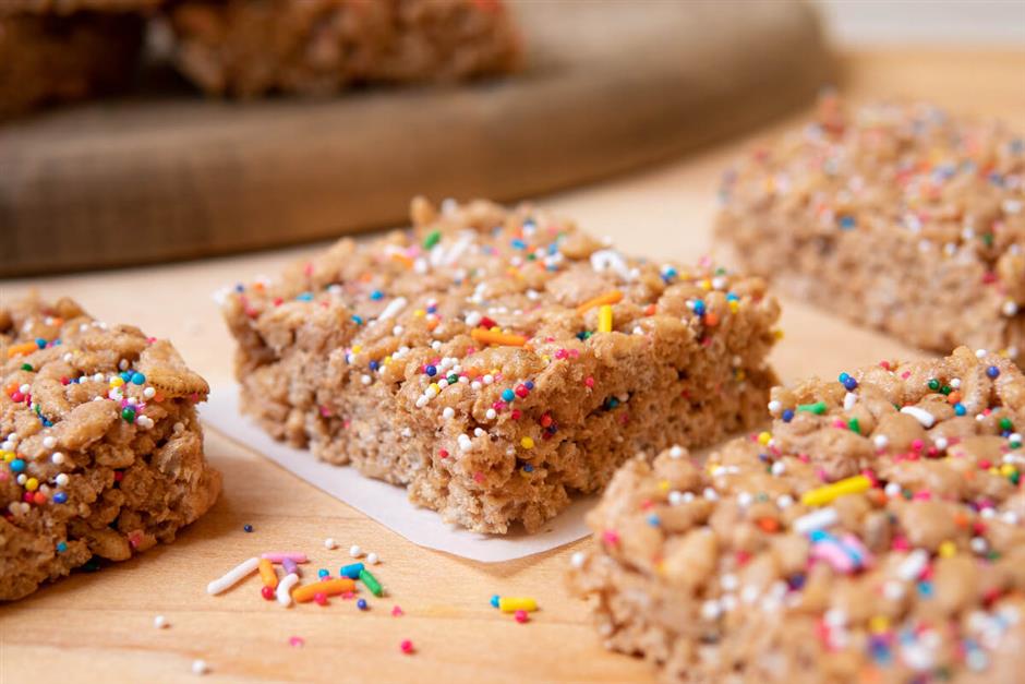 Birthday Cake Protein Rice Crispy Treats