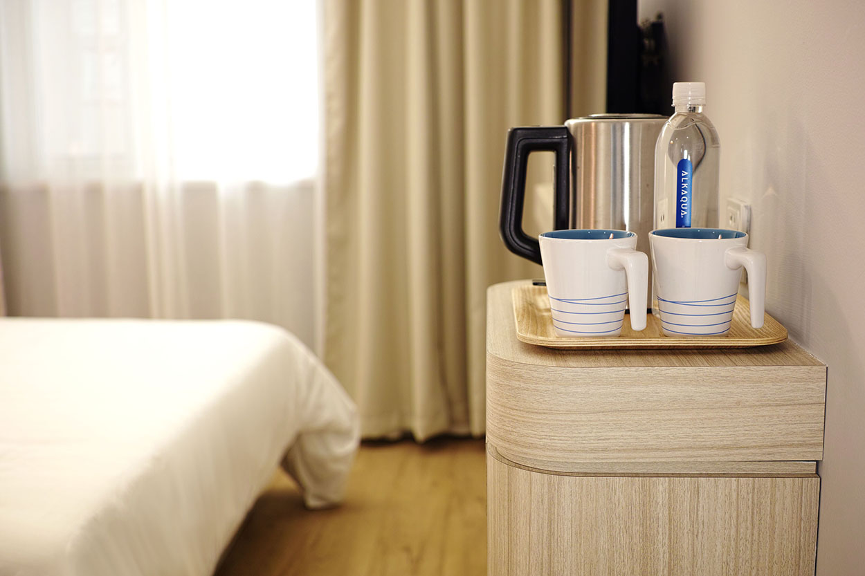copy-of-hotelhacks.jpg (1)
