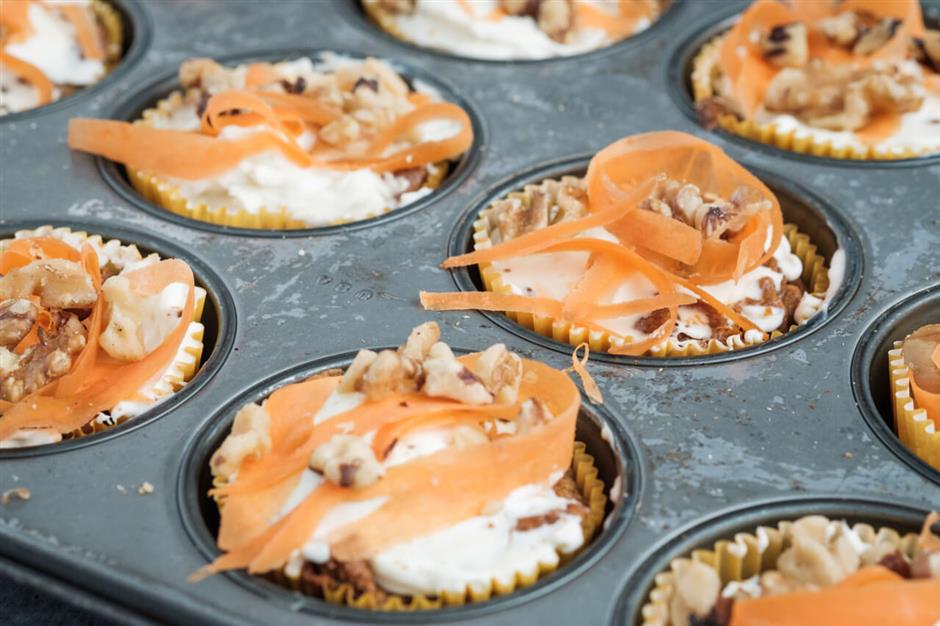 Keto Carrot Cupcakes With Cream Cheese Frosting