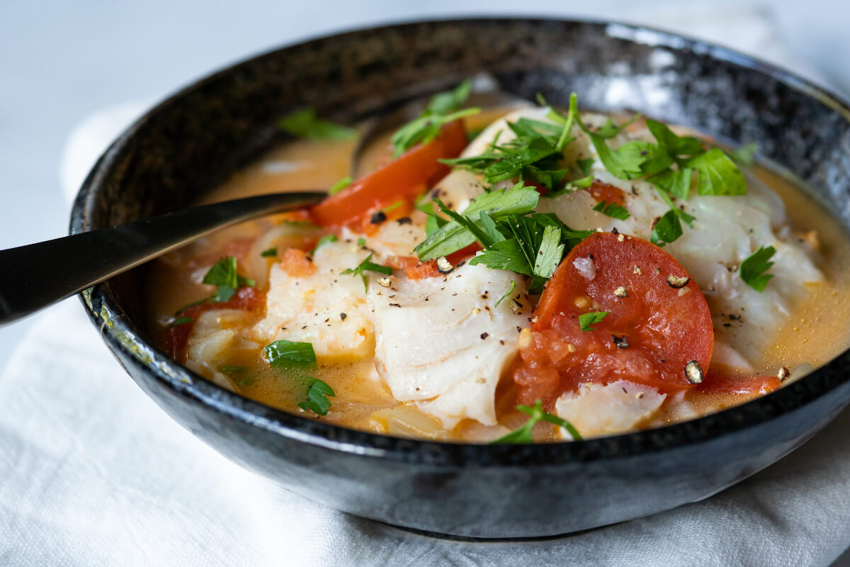 Quick and Simple Cod in Tomato and Onion Broth