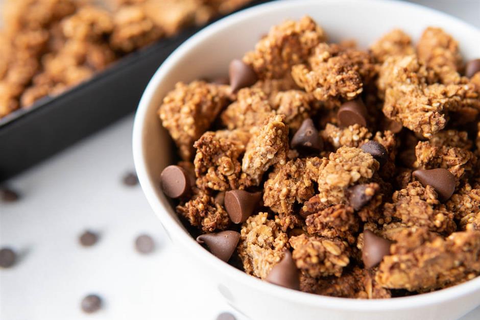 Peanut Butter Banana Chocolate Chip Granola