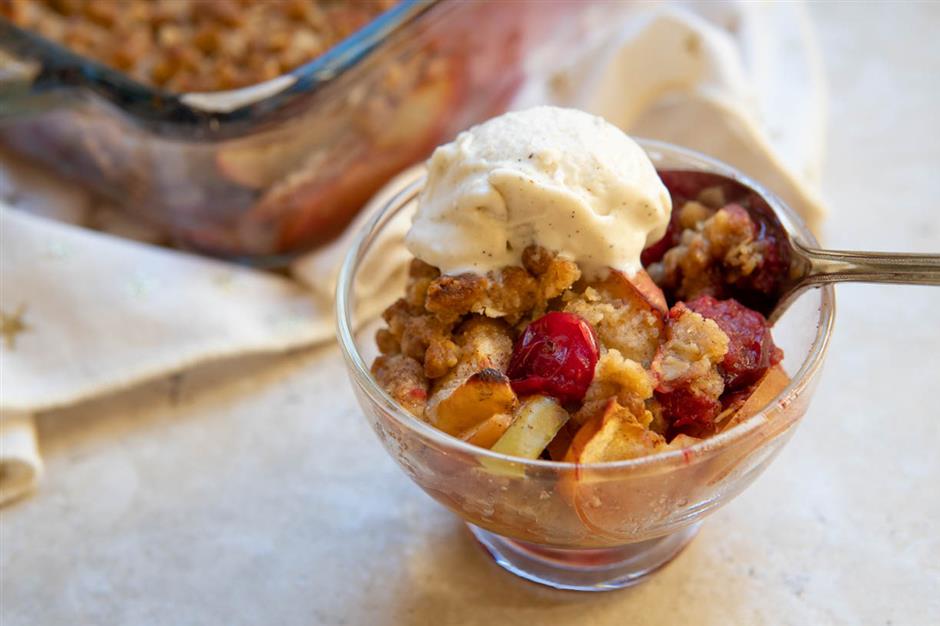 Apple Cranberry Crisp